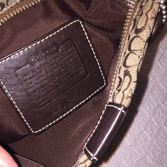 Coach (E3K-4771) Brown Cotten Blend Baguette - Picture 3 of 3